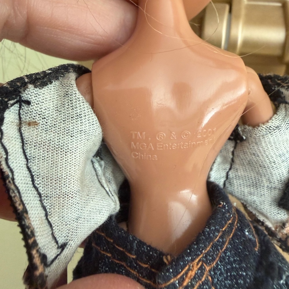 Bratz 2005 wild Wild West country Doll with Black Tan Outfit and cowboy boots - Picture 7 of 7
